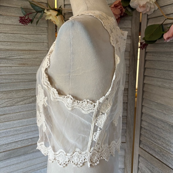 LACE CROCHET & MESH VEST by Pinky, Women’s SZ M, Floral Embroidery Cream/Ivory - Picture 7 of 16